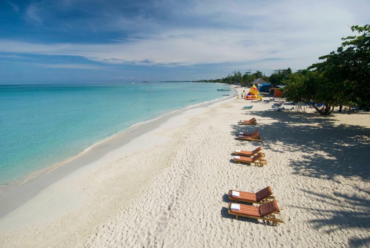 Grand Pineapple Beach Negril Hotel Bagian luar foto