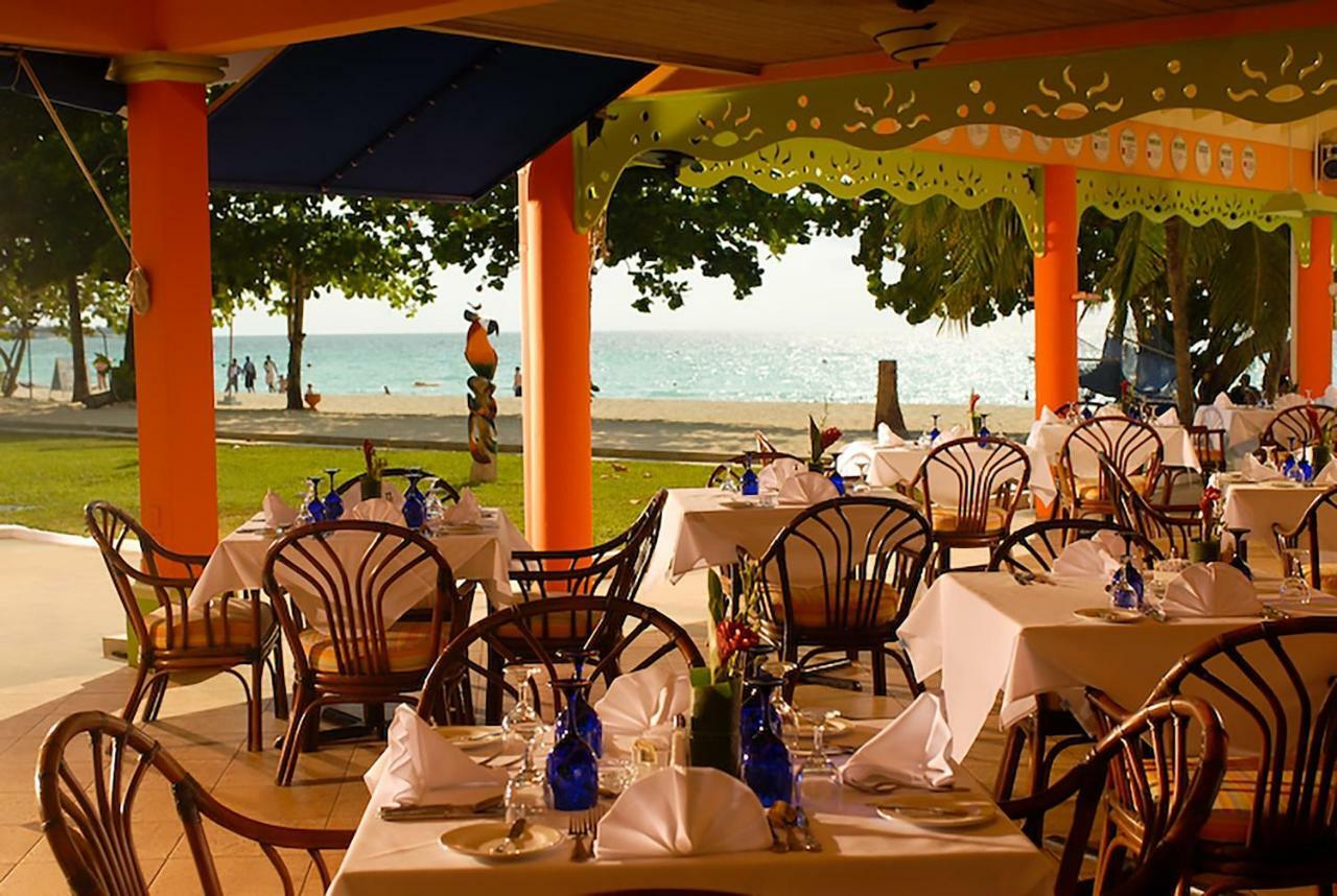 Grand Pineapple Beach Negril Hotel Bagian luar foto